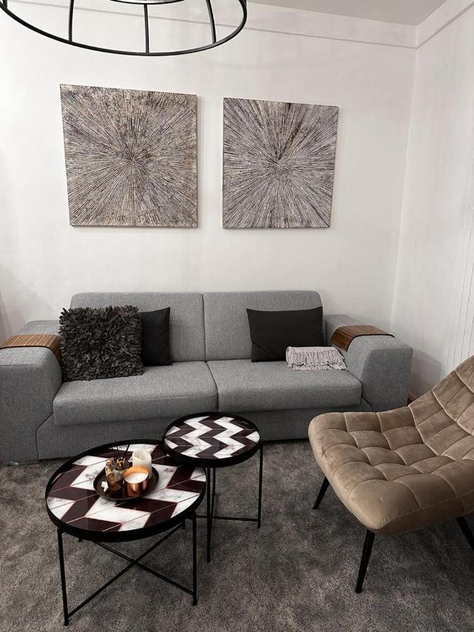 Riverside Apartment การ์โลวีวารี ภายนอก รูปภาพ