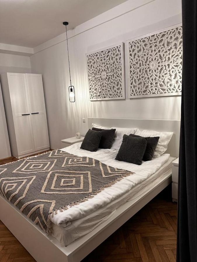 Riverside Apartment การ์โลวีวารี ภายนอก รูปภาพ